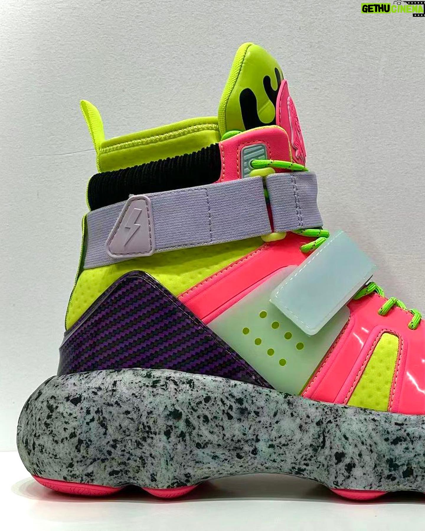 Riff Raff - 9.2K Likes - WHAT SiZE DO YOU WEAR ?