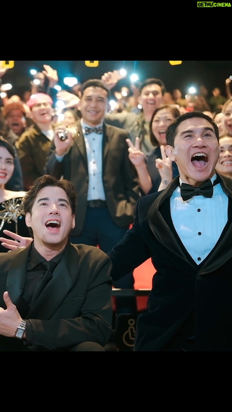 Rigen Rakelna - 10.4K Likes - Masih di meriahnya gala premiere dan komentar para penonton yang hadir ☺️😁
Yappp mimin paham level penasaran kalian tiap liat postingan mimin langsung 📈🫵
Ingatttt sabar adalah koenci, tapi kalau masih tidak sabar, bisa langsung amankan tiket Meet & Greet nya yang sudah hampir SOLD OUT 🥹🥹🥹
Film “Kang Mak From Pee Mak” | 15 Agustus di Bioskop
#KangMakFromPeeMak
#KangMak
#PeeMak
@vinogbastian__ @marshatimothy @indrowarkop_asli @t_orasudi_ro @indrajegel @rigensih @andreastaulany @therealtarzan2115 @tjgukguk @amingisback @jirayutdaa4official @anantarispo @aphang_alimsudio @herwinnovianto @er1ca