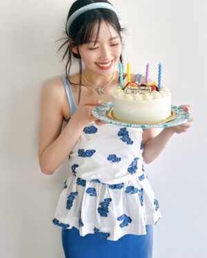 Riho Nakamura Instagram - 25歳になりました〜！きゃー！うわー！🎉
今年はもっと自分の人生を楽しく歩んであげたらなって思いながら...まだまだ頑張ります！何事も！！！

これからも支えて頂けると嬉しいです^ ^
いつも温かい応援、本当にありがとうございます😊