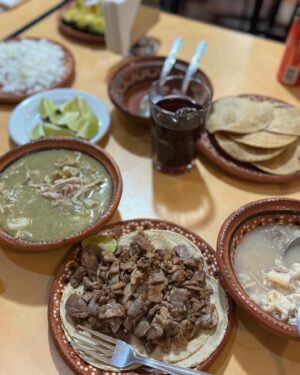 Riho Yoshioka Instagram - momo合流❤︎
とにかく🌮を食べまくる
食べてりゃ何とかなるって思える味。

@charanpo_momo 
@miwakokakei 

#🇲🇽
#🌮
#ペドレガル邸近く
