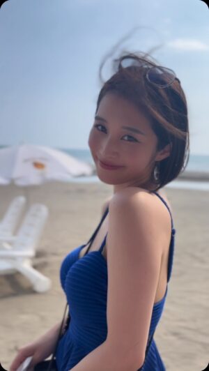 Rin Takahashi Instagram - 今年最後の海かな？🏖️💓

@rin__sakura ありがとう🥰✨