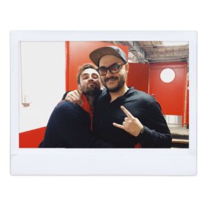 Rinal Mukhametov Instagram - Очень нравится эта цитата: «Чтобы зацвёл самый скромный цветочек, миры должны претерпеть родовые муки»
© Оскар Уайльд

Гоголь-центр - самый красивый цветок театральной Земли, который растёт в сердцах миллионов зрителей. И растоптать его невозможно. Как невозможно запретить любовь. 
Продолжаем цвести… Продолжаем любить… Продолжаем быть сильными…☀️

P.S. Команда @gogolcenter и его зрители, я вас всегда обожал, обожаю и буду обожать..!