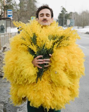 Rinal Mukhametov Instagram - 🌼Цветите🌼

📸 @maria_chastukhina 
💄 @mshpadi 
🧵 @lyuda_13_