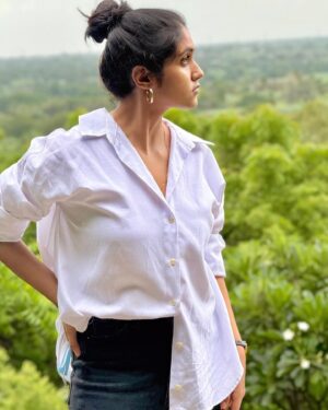 Rinku Rajguru Instagram - It’s just a vibe🍃🕊️🌊🤍