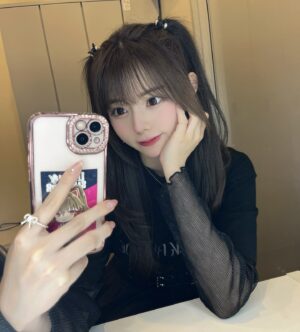 Rio Omori Instagram - ・
・
📸🖤
・
・
#大森莉緒 #おーりお #ハーフツイン #tシャツ #黒 #鏡越し #instagood #instapic #good #hair #blackcode #패션 #코디 #오늘의코디 #전신샷 #코디스타그램 #옷 #좋아요