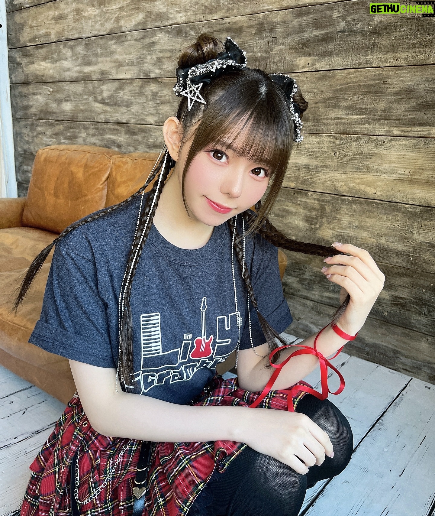 Rio Omori - 4.3K Likes - ・
・
#舞台アサルトリリィ 生演奏バンドライブ
「Lily Scramble!!!! -春の合同音楽祭-」
追加出演が決定しました🎤🔥
4/18(木)19(金)
全公演出演させて頂きます!!
更に楽しみが増えて嬉しい、、🥹
よろしくお願いします☠❤️
・
・
#大森莉緒 #おーりお #おりおんず #アサルトリリィ #リリスクライブ #近藤貞花 #お団子ヘア #ヘアアレンジ #ロングヘア #instagood #instapic #good #hair #패션 #코디 #오늘의코디 #오늘의패션 #전신샷 #코디스타그램 #옷 #좋아요