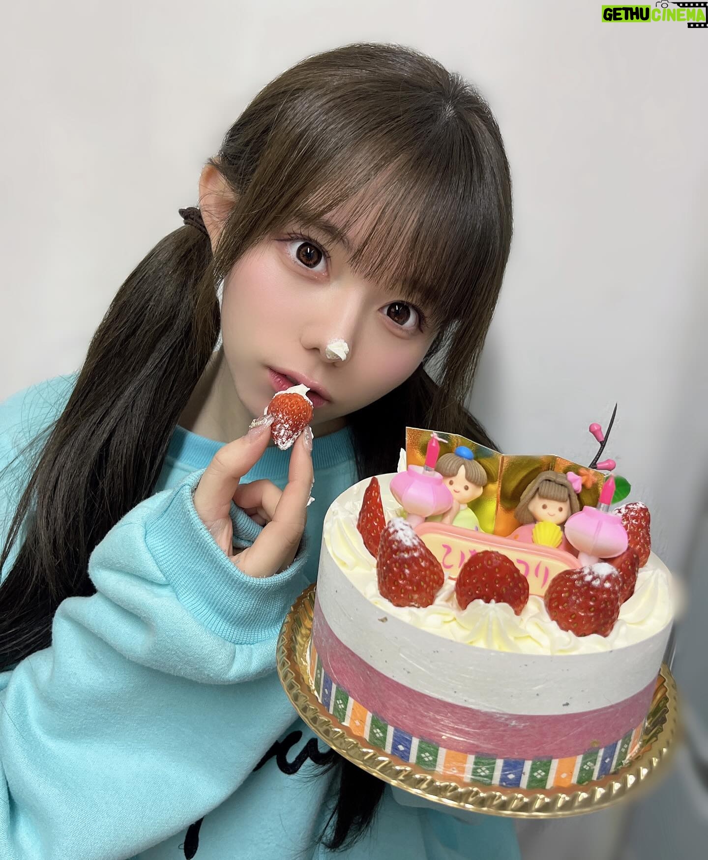 Rio Omori - 4.4K Likes - ・
・
今日はひな祭り🎎🌸
こういう行事の日に実家にいるのは久しぶりかも🤭
・
・
#大森莉緒 #おーりお #おりおんず #ひな祭り #ケーキ #ツインテール #ınstagood #instapic #good #instaphoto #패션 #코디 #오늘의코디 #오늘의패션 #전신샷 #코디스타그램 #옷 #좋아요 #케이크