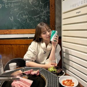 Rio Omori Instagram - ・
・
弘大の人気焼肉店~~🥩‪🔥
大行列だったけど、めちゃめちゃ美味しくて並んだかいがあった🥹

サムギョプサル、モクサル、オギョプサルを食べたよ🐷
お店オリジナルの麻薬ソースに付けて食べるのが最高だった...🥲

本場のモクサル美味しすぎて無限胃袋でした🤷‍♀️笑

ps.飲み物はチルソンサイダー🫶🏻
途中で頼んだ水冷麺も美味しすぎたよ🥲
・
・
#大森莉緒 #おーりお #おりおんず #おりおの食 #おりおの旅 #韓国 #韓国旅行 #渡韓 #弘大 #トンジュヌンナムジャ #instagood #good #travel #korea #food #먹스타그램 #음식 #맛있다그램 #인스타푸두 #옷 #좋아요 #여행 #서울 #홍대 #돈주는남자 #목살 #오겹살