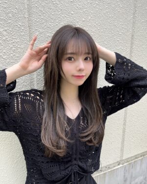 Rio Omori Instagram - ・
・
先日稽古終わりに美容室行ってきたよ〜〜🫧

だいぶ明るくなってたから落ち着いたカラーにして、
10cm以上切ったよ🤭

久しぶりのレイヤー
やっぱり好きだなってなりました🫶🏻
・
・
#大森莉緒 #おーりお #おりおんず #透明感カラー #レイヤーカット #美容室 #instagood #instapic #good #hair #패션 #코디 #오늘의코디 #오늘의패션 #전신샷 #코디스타그램 #옷 #좋아요