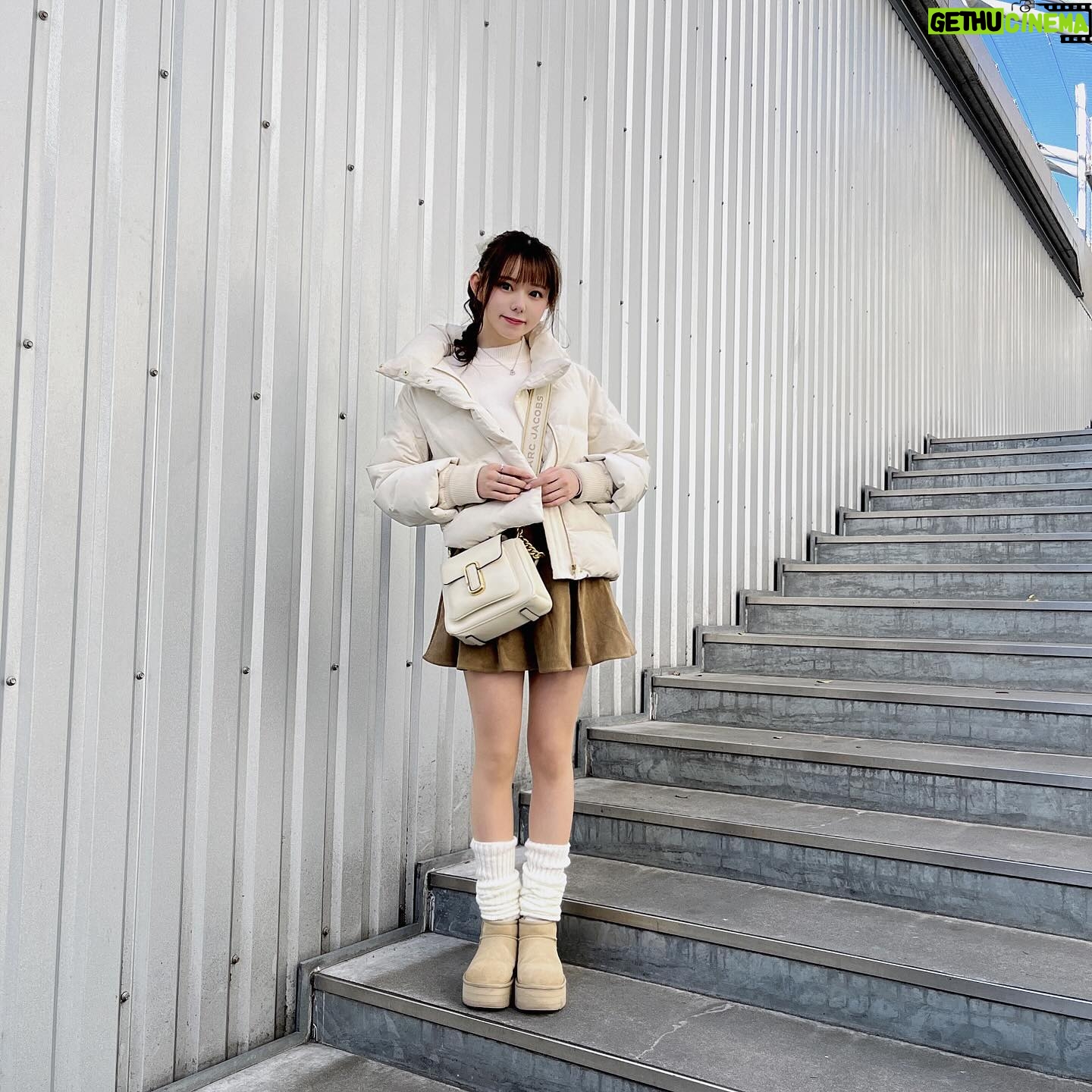 Rio Omori - 3.5K Likes - ・
・
ムートンブーツGETしたらやりたかったコーデ🧸🤍
白×ベージュの組み合わせ好き☺︎
・
・
#大森莉緒 #おーりお #おりおんず #おーりおこーで #私服 #ムートンブーツ #ugg #白 #ダウン #ポニーテール #code #instafashion #ootd #instagood #instapic #good #패션 #코디 #오늘의코디 #오늘의패션 #전신샷 #코디스타그램 #옷 #좋아요