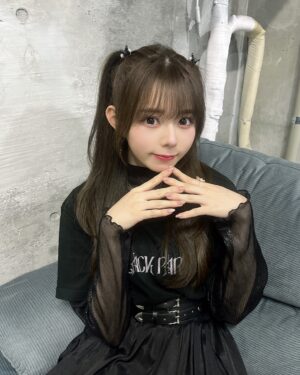 Rio Omori Instagram - ・
・
ハーフツイン久しぶりでした🐰🖤
・
・
#大森莉緒 #おーりお #ハーフツイン #重ね着 #tシャツ #ブラックコーデ #instagood #instapic #good #hair #blackcode #패션 #코디 #오늘의코디 #전신샷 #코디스타그램 #옷 #좋아요