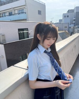 Rio Omori Instagram - ・
・
久しぶりの制服、どうかな？🏫🩵
高校はリボンだったからネクタイ新鮮でした☺️💭
・
・
#大森莉緒 #おーりお #01 #制服 #偽jk #ハーフツイン #ストレートヘア #instagood #instapic #good #instalike #패션 #코디 #오늘의코디 #오늘의패션 #코디스타그램 #옷 #교복