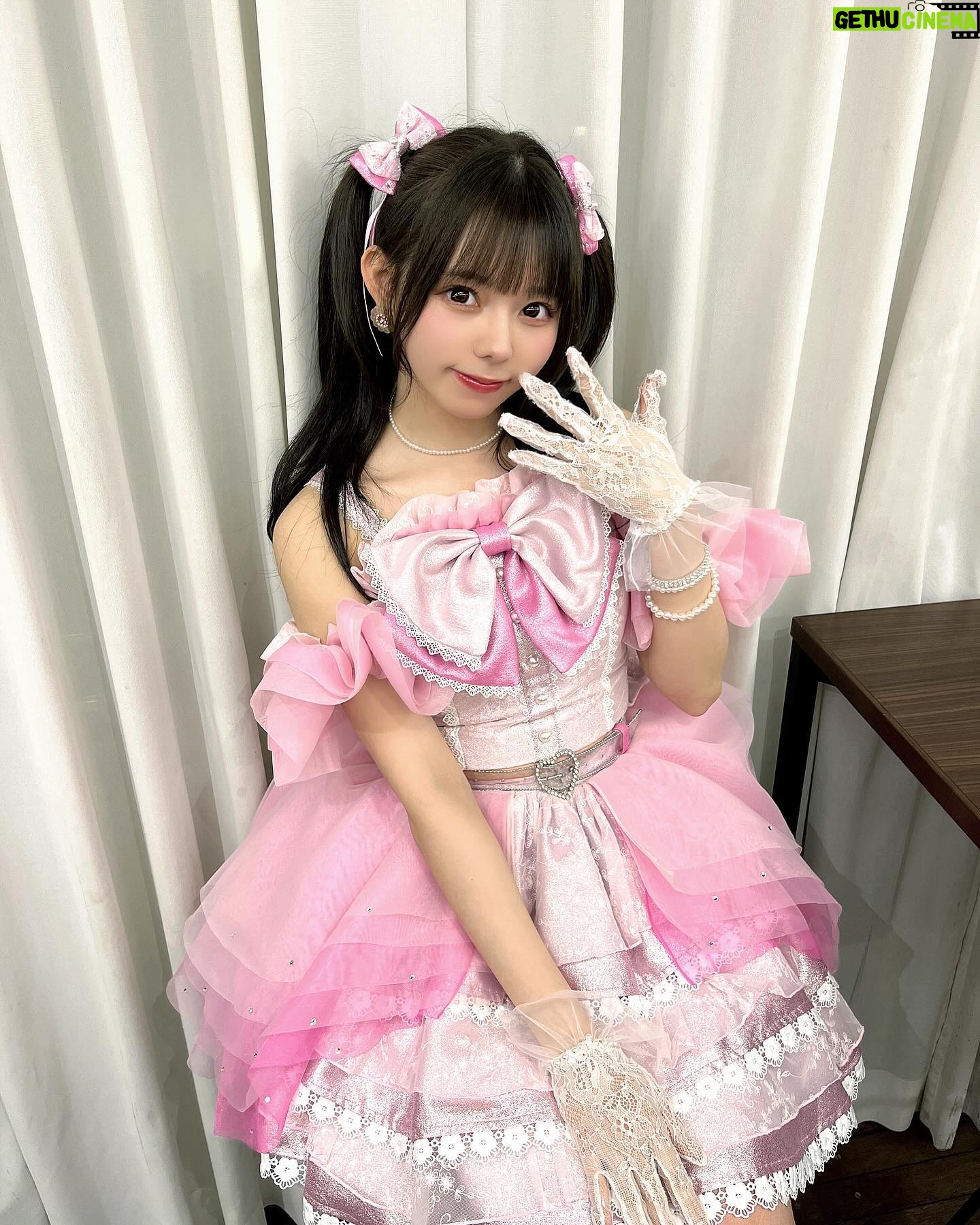 Rio Omori - 3.9K Likes - ・
・
数億年ぶりの高めツインテール🙊🎀
どうかな...💭
ps.美容室行ってきたよ🫧
最近はずっと自毛風のカラー🌱
・
・
#大森莉緒 #おーりお #おりおんず #ツインテール #ロングヘア #ピンク #衣装 #地毛風カラー #good #instagood #instapic #twintail #패션 #코디 #오늘의