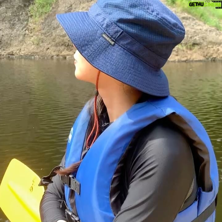 Rio Yamashita - 4.4K Likes - 暑いですね。🌞
夏が大嫌いな私ですが、、はい。元気です!
本日、音楽劇「死んだかいぞく」のプレビュー公演を終え、明日初日を迎えます。
何歳からでも入場可能な今作は、お子様から大人様まで楽しめる作品!私自身も演じていてとても楽しい。
子供たちの反応がとっても嬉しいし、面白いです。
こんな気持ちになれるのは、有難いですね。
是非とも夏休みに、海賊船に乗り来てほしいぞー☠️!ふふふ。
劇場でお待ちしてます☺️
📸最近あまりにも写真を撮ってなくて、去年の夏?のハイライトを提出。
海賊みたいな笑い方してますね。
声の出演は、
@ayano_kudo_official @honoka_kitahara です😎✨
(のぞみはスケジュール合わず来れなかったよ🥲)
(今年こそキャンプしたいね)
みんなも熱中症には気をつけて!
アツい夏を楽しむぞー🔥
#死んだかいぞく