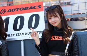 Ririka Moriwaki Instagram - #SUPERGT 開幕戦岡山！
初のレースアンバサダーとしてのお仕事でドキドキでしたが迫力もすごくて2日間ずっとドキドキしてました、🚗🤍

開幕戦で3位！🌟表彰台獲得🚗🌟
たくさんの声援ありがとうございました🧡！
次戦も100号車STANLEY TEAM KUNIMITSUへの応援をよろしくお願いいたします🤲☺️

#sgt #supergt