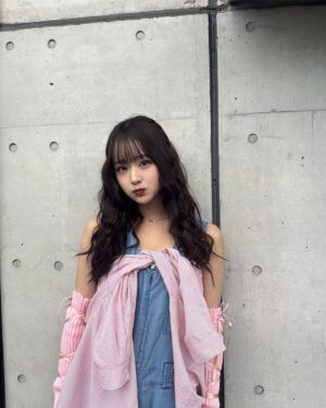 Ririka Moriwaki Instagram - シンデレラフェス2024 〜さいたまスーパーアリーナ〜
ありがとうございました🙂‍↕️🩷

EDWIN【@edwin.indonesia 】ステージ👥✨！

会いにきてくださった方々ありがとうございました！
作ってくれたパネルもいっぱい見えて嬉しかった〜♡！

ピンクにデニムを合わせた衣装で、とってもかわいかった、、💓
髪はワッフルヘアにしていただき、初めてのヘアスタイルで新鮮でした😖💓

今年も出演させていただけて、とても嬉しかったです！
ありがとうございました！
@momona_kohama ちゃん！お疲れ様でした👑🎀🩷
