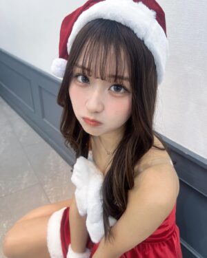 Ririka Moriwaki Instagram - ちょっとおそめのメリークリスマス🎅🎁
.24日のイベントたのしかったー！！、
みんな改めて会いに来てくれてありがとう🫣🤍
.
.
.
.
💓💓💓💓💓
【@shibuya_bunkamuradori_hifuka 】　で前回と同様 @mochi.rui.haru さんに施術してもらいました！
初ルメッカでちょっと痛かったけどトーンアップがすぐ感じ取れて、してよかった〜💓💓楽しすぎて痛さは和らぎました笑笑

【 @mosteyes_shibuya 】で前回と同様@ri__k07n さんに
パリジェンヌとアイブロウしていただきました！！
いつも理想のまつげにしてくれて毎回ここ行ってます！！
来年もよろしくお願いします〜💓💓
@theshop_beauty_official 

#pr