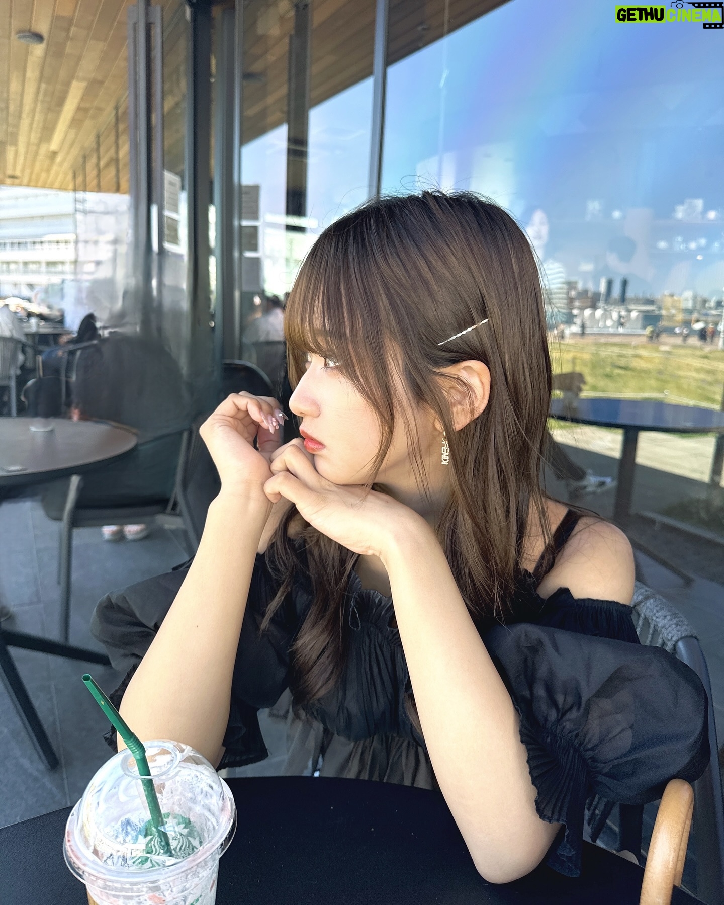 Ririka Moriwaki - 3 Likes - スタバのフラペチーノは絶対生クリーム増量します🙂↕️🩷
.
.
.
.
.
.
.
今月も @unelimit_official で @unelimit_kurumi さんにハーブピーリングしてもらいました🌱💚
結構定期的にニキビもできてたんやけどそれも無くなってストレスフリー🥺🩷
ニキビ跡とかニキビ気になってる人とかすごいいいみたいです!🚹も🙆♂️だって!🙆♂️🙆♂️
最近 @kinujo.jp のドライヤー使い出したの!!、
めちゃ軽いのに風力強くて流行ってるの納得〜!
ほんっまにコンパクトやからどこでも持ち運べる気がする、、🚗💓りりはかっこいい黒にしたよ〜!
みんなも一緒に髪ケアしようね〜!🖐️🩷🩷🩷
#unelimit #絹女 #kinujo #ドライヤー #pr