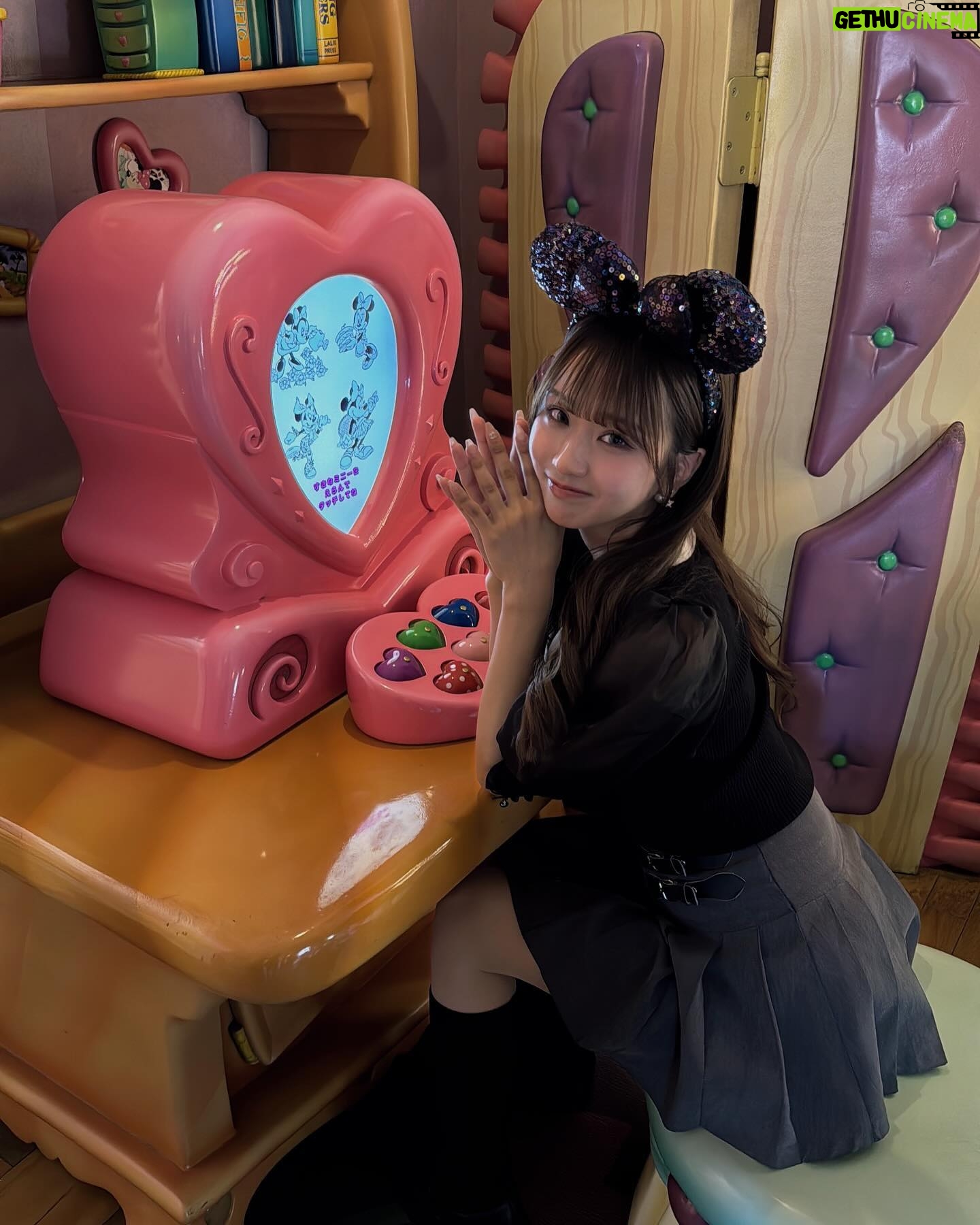 Ririka Moriwaki - 4.7K Likes - ディズニーの写真いっぱいある〜🐭🤍
ミニーちゃんのお部屋かわいかった💓👙
#トゥーンタウン