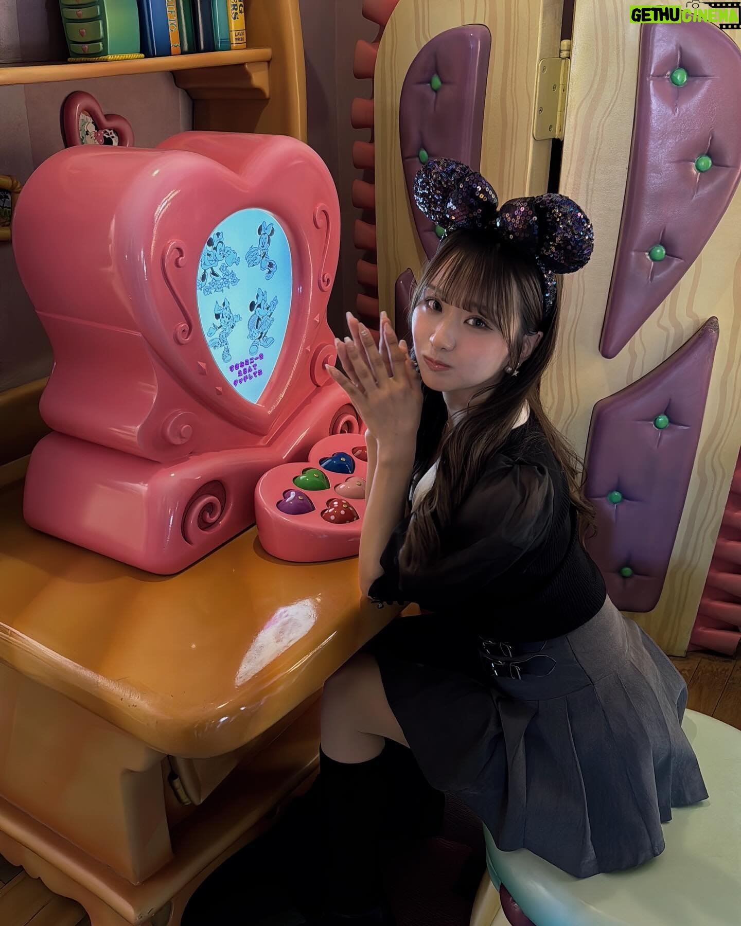 Ririka Moriwaki - 4.7K Likes - ディズニーの写真いっぱいある〜🐭🤍
ミニーちゃんのお部屋かわいかった💓👙
#トゥーンタウン