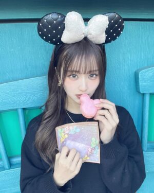 Ririka Moriwaki Instagram - DISNEY🐭🤍❕
このマカロンめちゃおいしかた❕
.
.
.
ヤングチャンピオンさんのデジタル写真集が販売されてるので皆様ぜひみて感想おしえてね☺︎☺︎
.
.
.
@une_fleur_yurika 
さんにパリジェンヌとアイブロウしていただきました😖🤍
急なお願いだったのにありがとうございました
お話も楽しかった〜〜💓❕

@decokashi 
毎回お世話になってるかっしーさーん！
今月もありがとうございました！
艶々髪に育ててもらってます😖🤍

#pr