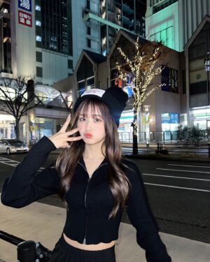 Ririka Moriwaki Instagram - 黒猫さん🐈‍⬛