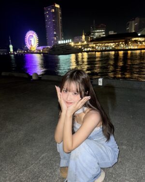 Ririka Moriwaki Instagram - 神戸の夜景だいすき🌃⭐️
七夕だよー🎋！みんなのお願いおしえて🍒
.
.
.
.
.
先日@unelimit_kurumi 【 @unelimit_official 】に今月も行ってきました💨🤍今回のメニューはカーボキシー！🟢
メイクノリが本当に変わって、👀！ニキビ跡ほぼなくなってきた🥹🩷🩷とにかく、間のマッサージ気持ち良すぎてだいすきなの笑

毎月ぜったい欠かせない パリジェンヌとアイブロウを今月も @une_fleur_yurika さんにしてもらったよー👀🩷
一ヶ月よゆーーでまつ毛上がりっぱなしでDMですぐ取れちゃうって結構相談来てたからぜひ行ってみてね🙆🏻🩷
毎日のめいくがらくちんー！#pr