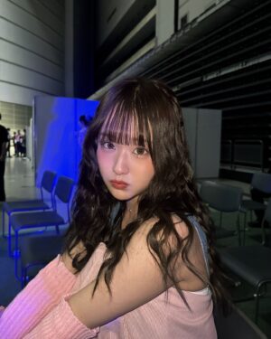 Ririka Moriwaki Instagram - たまにはアップも好きって言って🤦🏻‍♀️🍒
.
.
.
.
.
.
.
いつもお世話になってる @dr.dowaki 先生に肩ボトックスしてもらった！！🥹🩷
肩こりもやけど、オフショルのお洋服よく着るから首長く見えてさいきょうだった🥲
いつもありがとうございます🥹🩷🩷