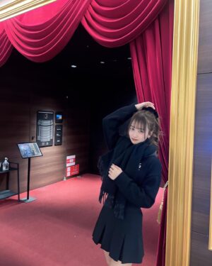 Ririka Moriwaki Instagram - お友達と映画行ってきたときの〜🎥🤍
.
.
.
.
.
まつ毛褒められること多くて嬉しい〜！
いつも @ri__k07n さん！！
かわいくしてくれてありがとうございます😖🤍
さいきょーまつげ！！❕❕❕
🏠@mosteyes_shibuya 
✒️ @theshop_beauty_official 
#pr