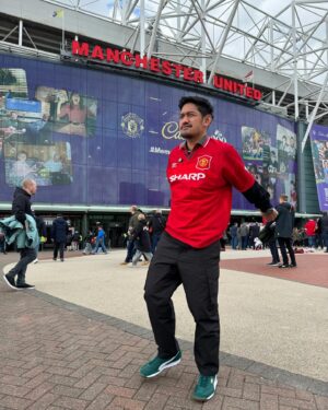 Ririn Ekawati Instagram - Suamiku setiap kali menceritakan team ini bergitu hebatnya, 
pas nonton langsung kow seri 😌
pantes keluar stadion muka dia ga berseri seri 😆🤍🤏🏻

#baruberaniposting