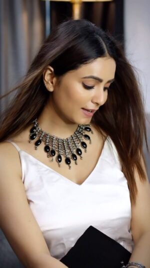Rishikaa Singh Chandel Instagram - Chura Liya Hai ….❤️
:
:
#rishikasinghchandel #reels #explore #styleinspo #foryou #song