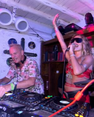 Rita Ora Instagram - Surprised @officialfatboyslim and sang Praising You at @pikesibiza last night!! Pretty iconic if you ask me 💃🎉

📸 @daisydenham