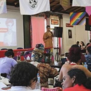Rita von Hunty Instagram - Mais um dia de formação para o @movimentosemterra !!!!

Desta vez montada e diretamente da plenária Rosa Luxemburgo na escola de formação nacional Florestan Fernandes para um curso com lideranças do mst e de outros novimentos sociais que atuam em seus territórios na luta contra as violência de gênero, sexuais e de intolerância contra minorias!

Estes 2 dias intensos de debate, formação e partilha me deram muito prazer e força! Agradeço a cada pessoa que esteve conosco na jornada formativa e também àquelas que tornaram o encontro possível.

Viva a reforma agrária!
Viva o MST!
Viva a diversidade e a construção do poder popular no nosso país!