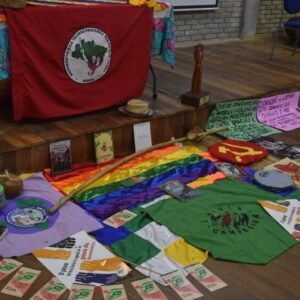 Rita von Hunty Instagram - O sorriso no rosto de quem pôde, mais um ano, contribuir com a formação nacional de quadros do @movimentosemterra !!!

Ontem eu estive na Escola Nacional de Formação Florestan Fernandes para contribuir na 2ª semana do ciclo nacional de formação. Nosso eixo eram as relações humanas e a emancipação. E nosso tema era "Ao capital interessa a violência, nossa é a emancipação."

Propus um dia de curso voltado a pensar as relações de poder através do Materialismo histórico dialético e como as ditas "minorias" são constituidas no processo de violência e dominação. 

Agradeço muito aos mais de 80 companheiros e companheiras de todo país que estiveram em sala comigo desde de manhã até o final do dia :)

Viva a reforma agrária! Viva nossa solidariedade de classe e viva o MST!