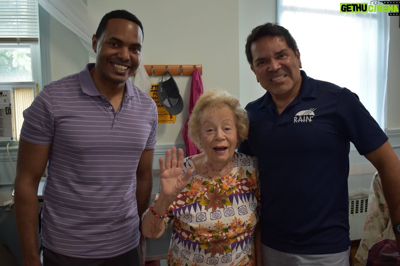 Ritchie Torres - 2K Likes - I paid a visit to a senior center in the Northeast Bronx.
The seniors there drew me a wonderful piece of art, which I plan to hang in my office.