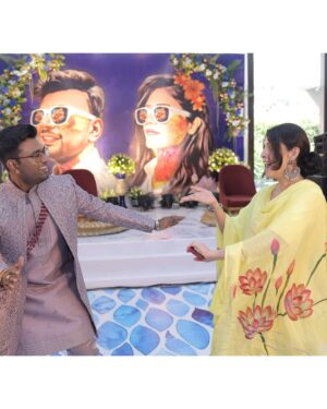 Riya Deepsi Instagram - Beautiful moments captured at a beautiful wedding @ratnesh13 @pranjul__1411 ✨✨💕
Yaar ki shaadi be like 😁
#love#friendship#fun#wedding#explore#bigfatindianwedding#light#blessing#explore#riyadeepsi