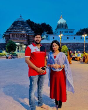 Riya Dey Instagram - Jaga darshan with Family ❤️🌎
ଜୟ ଜଗନ୍ନାଥ🙏🏻😇
