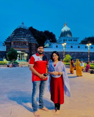 Riya Dey Instagram - Jaga darshan with Family ❤️🌎
ଜୟ ଜଗନ୍ନାଥ🙏🏻😇