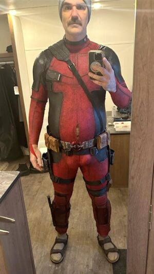 Rob Delaney Instagram - @RobDelaney on his crazy Deadpool & Wolverine prosthetics… 😂 🍆