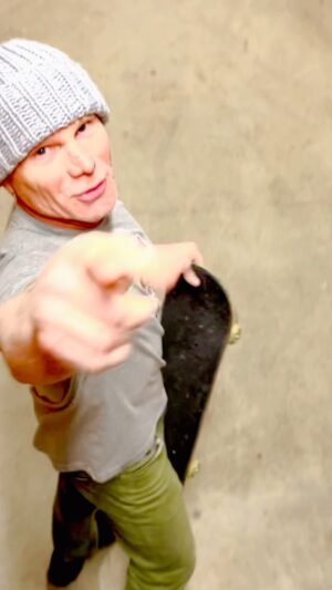 Rob 'Sluggo' Boyce Instagram - Sending a massive dose of high vibrational energy to everyone. Hugs and high fives 😉👊
It’s going to be a fantastic year. Much love everyone. #skater #thankful #gratitude #thankyou #stoke #treflip #foreveryoung #pma #reddragon #newyear 🀄️