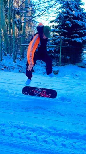 Rob 'Sluggo' Boyce Instagram - The fun never stops. I learnt kick flips today on my @thereddragons snow skate. Whose played on one of these ? So much fun 🀄️😊 #snowskate #snowday #blue #white #snow #fun #happy #play #foreveryoung #now #vans #gratitude #blessed #chilly #youth #laugh @araya.boyce my beautiful daughter 😘 @ambitionsnowskates