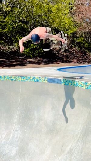 Rob 'Sluggo' Boyce Instagram - I skated a brand new pool today. So smooth. Juan de Fuca rec centre,
1767 Island Highway, Victoria BC
@newlineskateparks built it and @thereddragons donated 2 granite benches. It’s beautiful, go check it out 😊🀄️🇨🇦 #skatepark #pool #skateordie #gratitude #thankful #thankyouskateboarding #sunset #blue #vancouverisland -#foreveryoung @thereddragons @westshoreskateparkcoalition