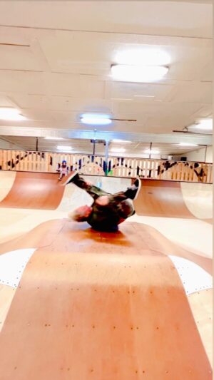 Rob 'Sluggo' Boyce Instagram - Who else knows how to breakdance ? Gonna skate at the Linc Friday afternoon. Come skate with me. Heck, I’ll even teach you how to breakdance if you like. Don’t hesitate to like and share 😊 #breakdance #skate #skateboard #thankyou #thankyouskateboarding #gratitude #healthy #blessed #happy #skatepark #foreveryoung