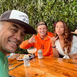 Robbie Magasiva Instagram - I hadn’t seen these two beautiful faces in while it was lovely to catch up with them a few days ago. Although it did take @imzaree a few seconds before she realized it was me, not some random stranger talking to @ethnrich lol. #kenuird #family 🥰🥰