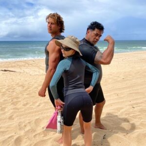 Robbie Magasiva Instagram - Ok it’s now officially official. Lots of emotions first thank you to my wonderful cast members and crew who became my Hawaiian family. John Wells and Matt Kester love you both for giving me the opportunity @briankeaulana and the Keaulana family and all the uncles Terry Pat @keng_court_plus3 it was an absolute honour to work with you all. Whether this gets picked up or not I’ve achieved the reason why my parents took us to Aotearoa.  @oushmagoosh and @sophie.magasiva can’t wait to see you both. @johnwellsproductions #kenuiroad🎥 ❤️🇼🇸🇳🇿