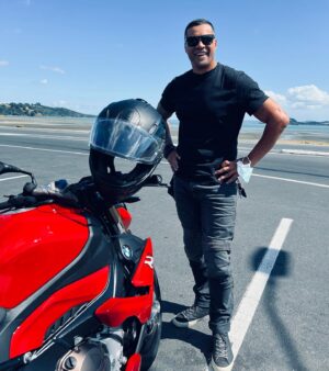 Robbie Magasiva Instagram - Finally got to ride this beast wow!!! it did not disappoint this thing handles like a super bike in true BMW style, I now want one please Santa thank you.
#bmws1000r