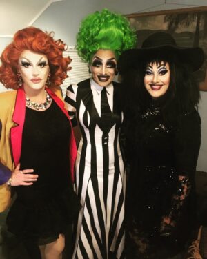 Robbie Turner Instagram - "Just 3 old spinster ladies spending a quiet evening at home."
-
-
-
#SuckingTheLivesOutOfChildren #gay #Sheetlejuice #backstage #dragrace #robbieturner #biancadelrio #peacheschrist #illtellyouforfree -
-
-
@rupaulsdragrace @wowreport @vh1 @logotv @rupaulsdragcon -
-
-
📚 @executiveprandtalent 💄 @lucy_paradisco 🎭 @aladdintheater