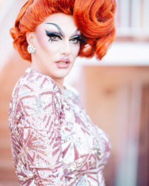 Robbie Turner Instagram - Silence is golden. Duct tape is silver.
-
-
-
#beautyisthebestrevenge #dragrace #highglam #illtellyouforfree #redhair #maybeshesbornwithit #robbieturner -
-
-
@rupaulsdragrace @wowreport @vh1 @logotv @rupaulsdragcon -
-
-
📚 @executiveprandtalent 📸 @gabrielgastelum 💄 @lucy_paradisco 💇🏻‍♀️ @wigsandgrace 👗 @nordstrom 
Dip Brow Pomade: Ebony @anastasiabeverlyhills 
Earrings: my grandmother’s