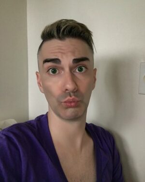 Robbie Turner Instagram - “Even though my man throws confetti in my face, don’t make it NO PARTY!”
-
-
-
#CurrentMood #GetOuttaMyWay #shouldimarrykocoum #dreamgirls #AintNoParty #illtellyouforfree #outofdrag #robbieturner #gayboy