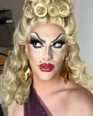 Robbie Turner Instagram - When happiness knocks on your door, let it in. -
-
-
#beautyisthebestrevenge #fancylady #classydame #illtellyouforfree #drag #robbieturner #maybeshesbornwithit #dragrace -
-
-
🐩💇🏻‍♀️ @bobbiepinzdotcom 👂🏻💍 @oscardelarenta 💄💋 @lucy_paradisco Bookings @executiveprandtalent